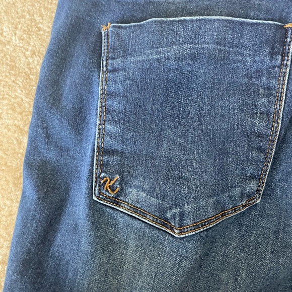Kut from the Kloth High Rise Crop Straight Leg Jeans. Women size 16 - Picture 15 of 16